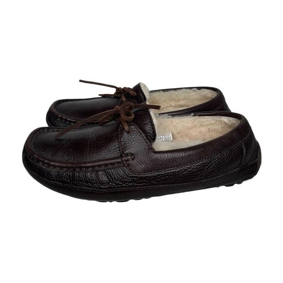 UGG Sheepskin-Lined Moccasin Slippers Mens Size 8 Dark Brown Indoor Outdoor Sole
